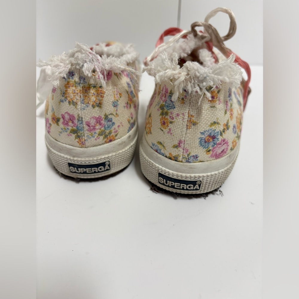 Superga White Floral Canvas Low Top Lace-Up Sneakers Logo Accent Rubber Sole 9.5 - Picture 5 of 10